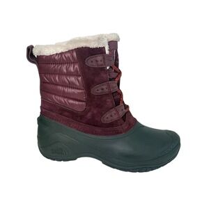 The North Face Shellista II Shorty Boots in a plum/burgundy Women's Size 7No Box
